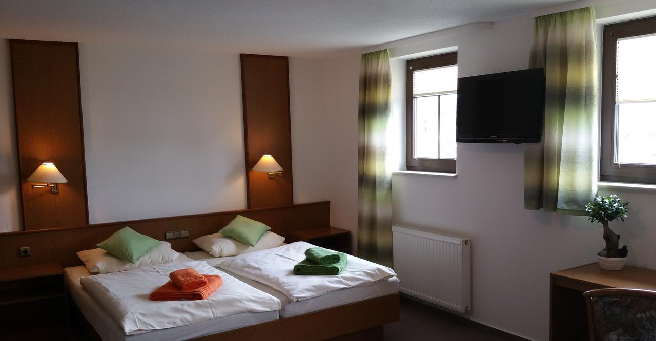 Hotel Am Markt Ehrenfriedersdorf Экстерьер фото