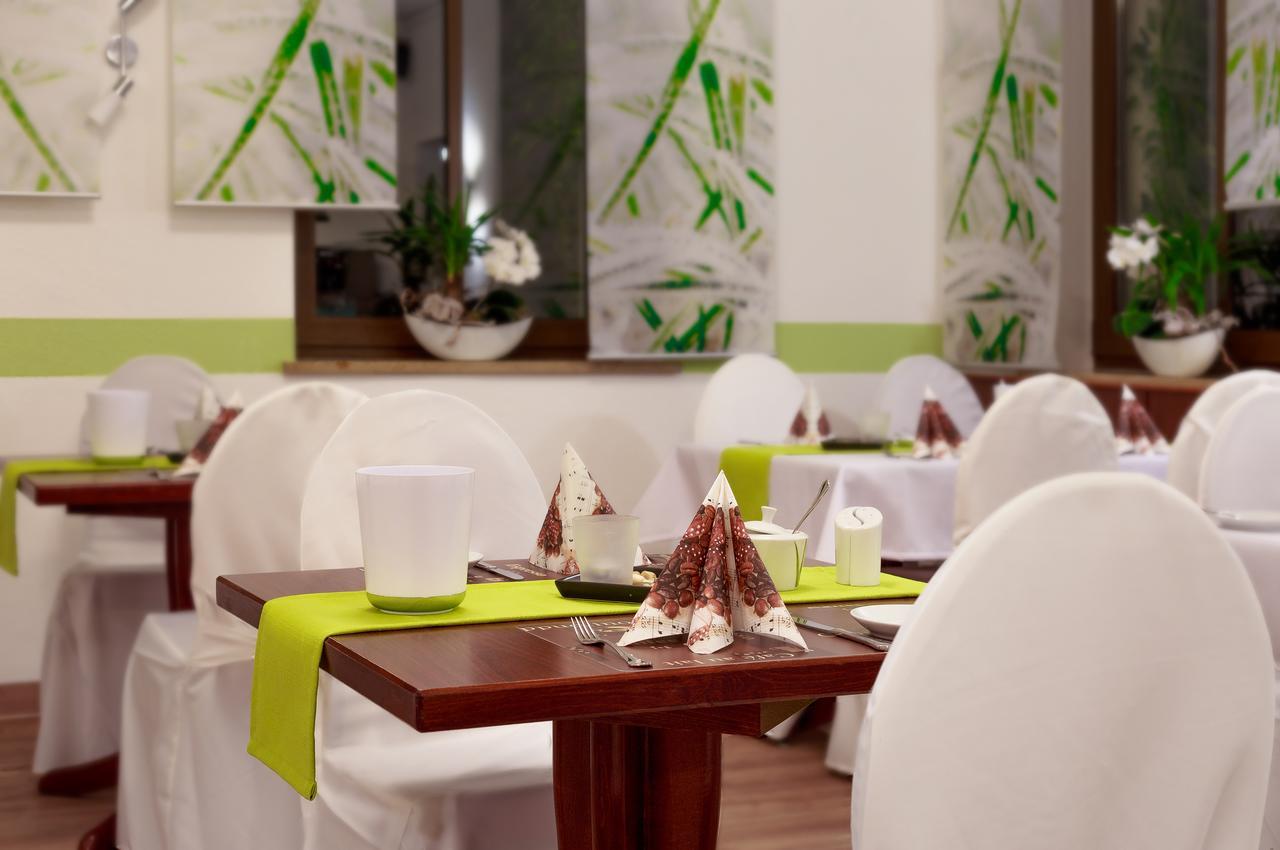 Hotel Am Markt Ehrenfriedersdorf Экстерьер фото